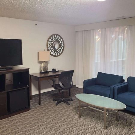 Best Western Plus Como Park Hotel Saint Paul Exterior photo