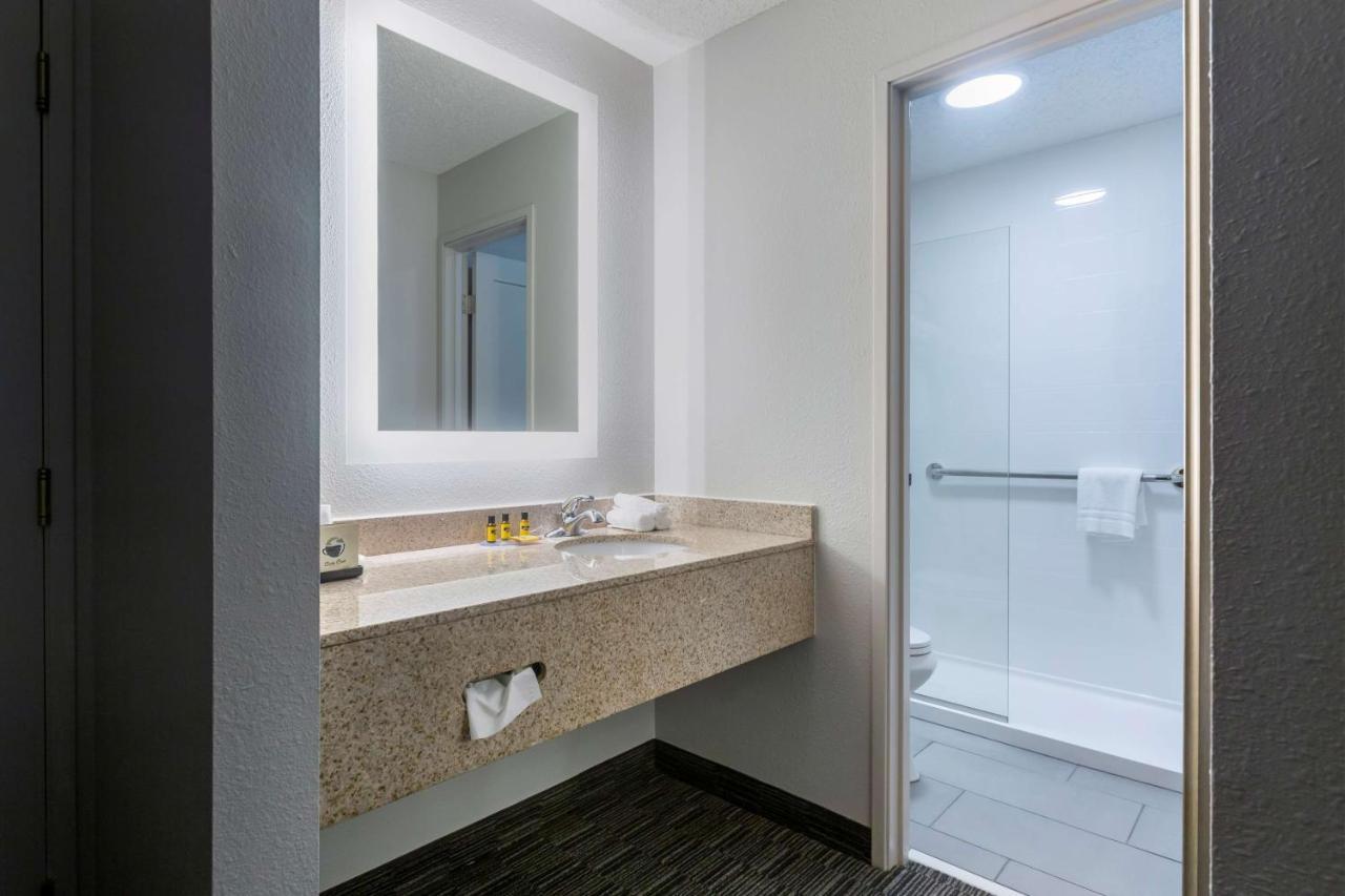 Best Western Plus Como Park Hotel Saint Paul Exterior photo
