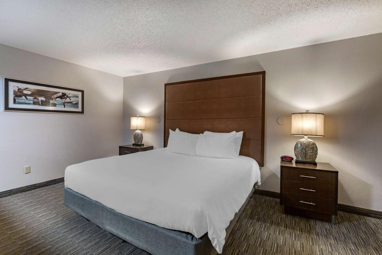 Best Western Plus Como Park Hotel Saint Paul Exterior photo