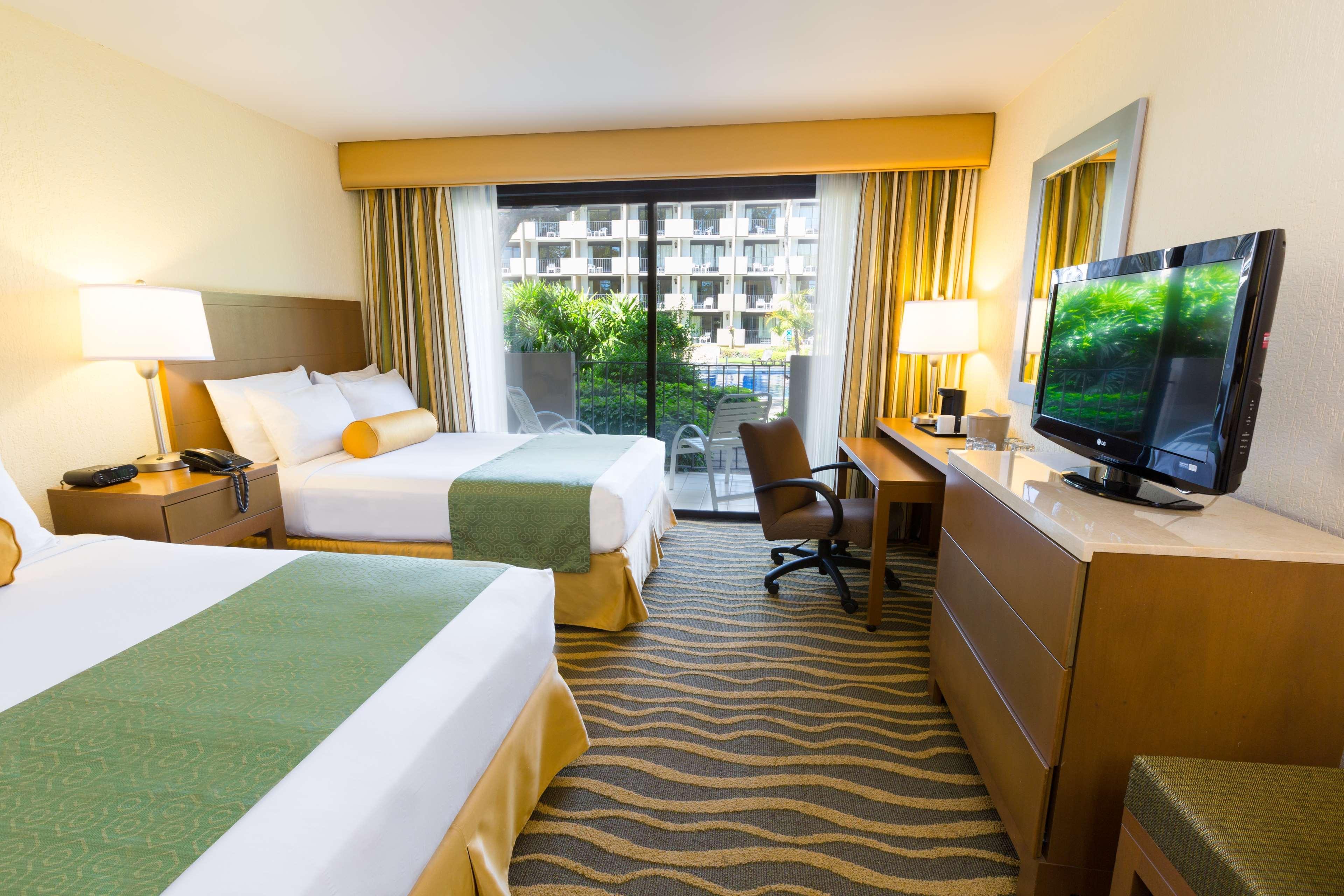 Best Western Plus Como Park Hotel Saint Paul Exterior photo