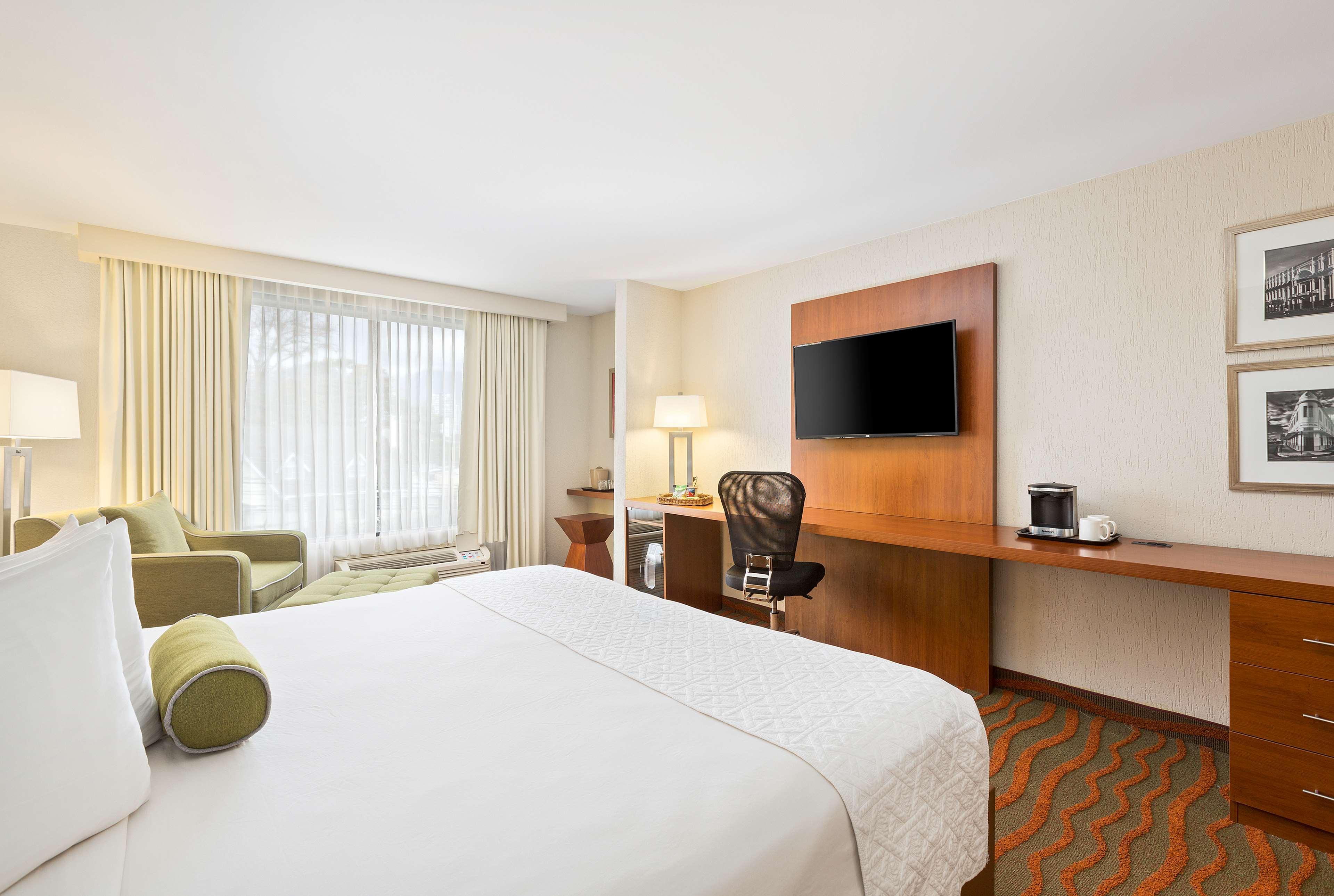 Best Western Plus Como Park Hotel Saint Paul Exterior photo