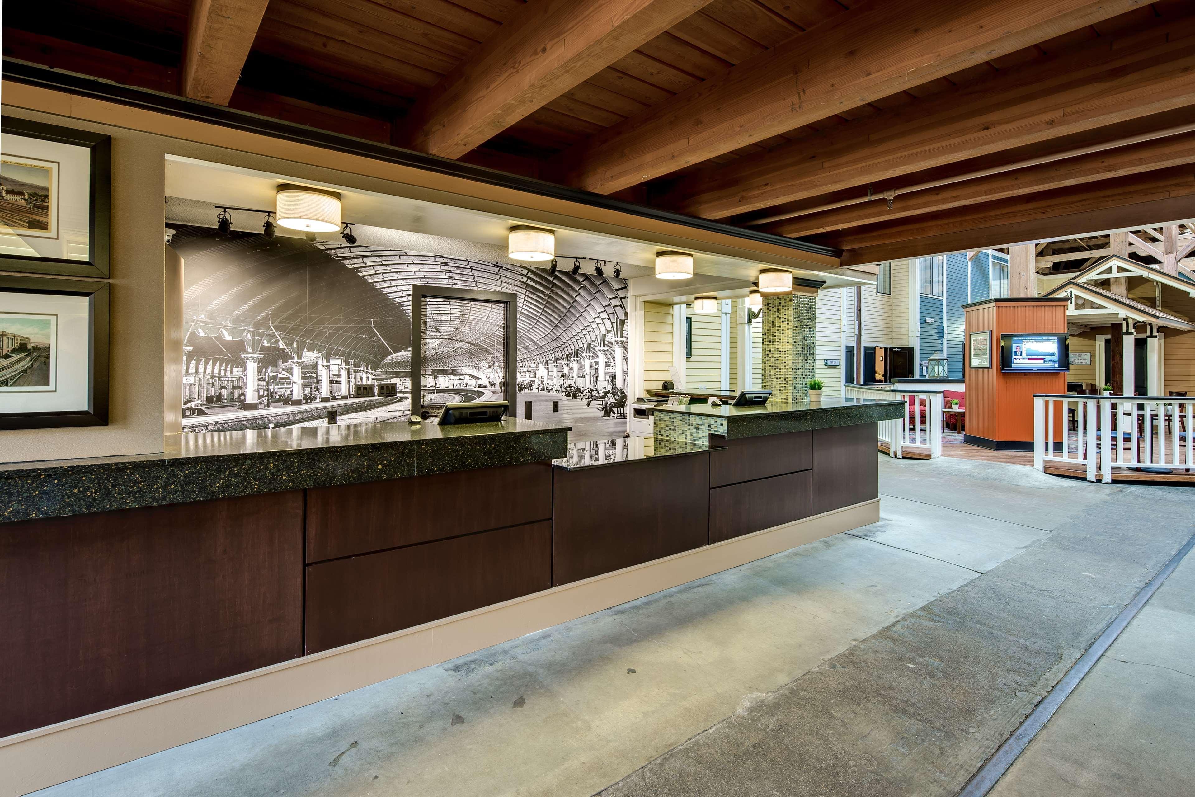 Best Western Plus Como Park Hotel Saint Paul Exterior photo