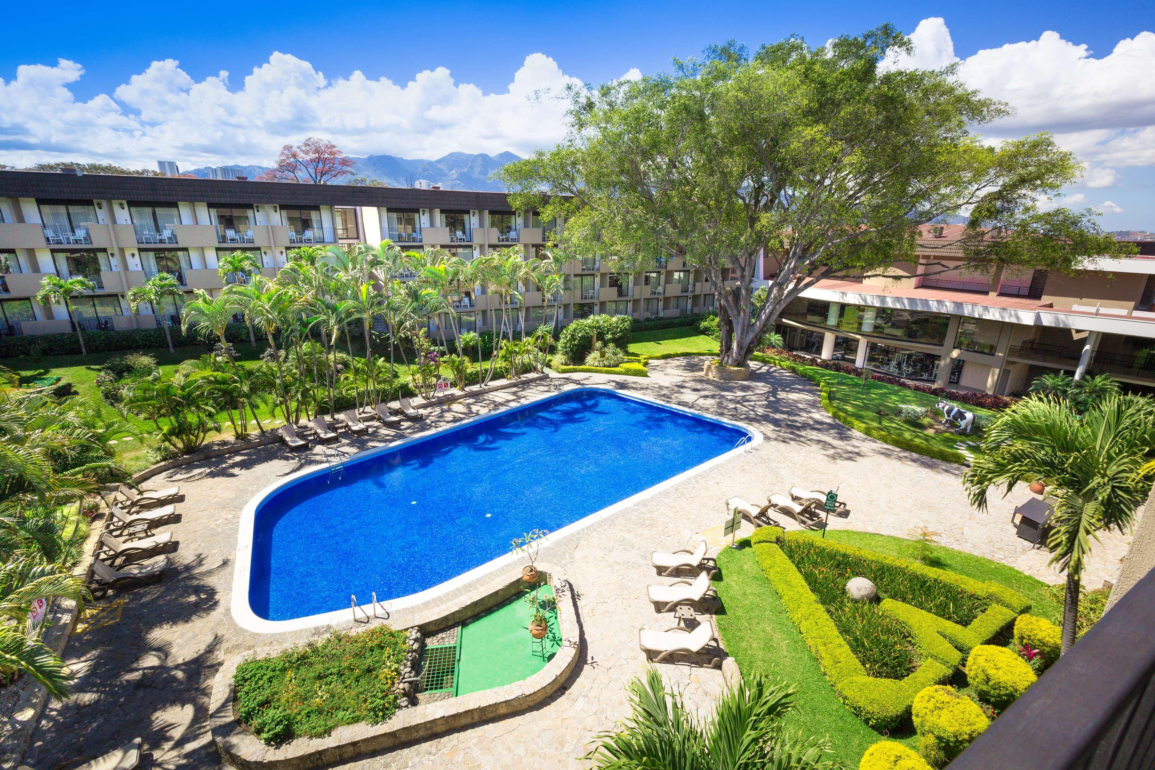 Best Western Plus Como Park Hotel Saint Paul Exterior photo