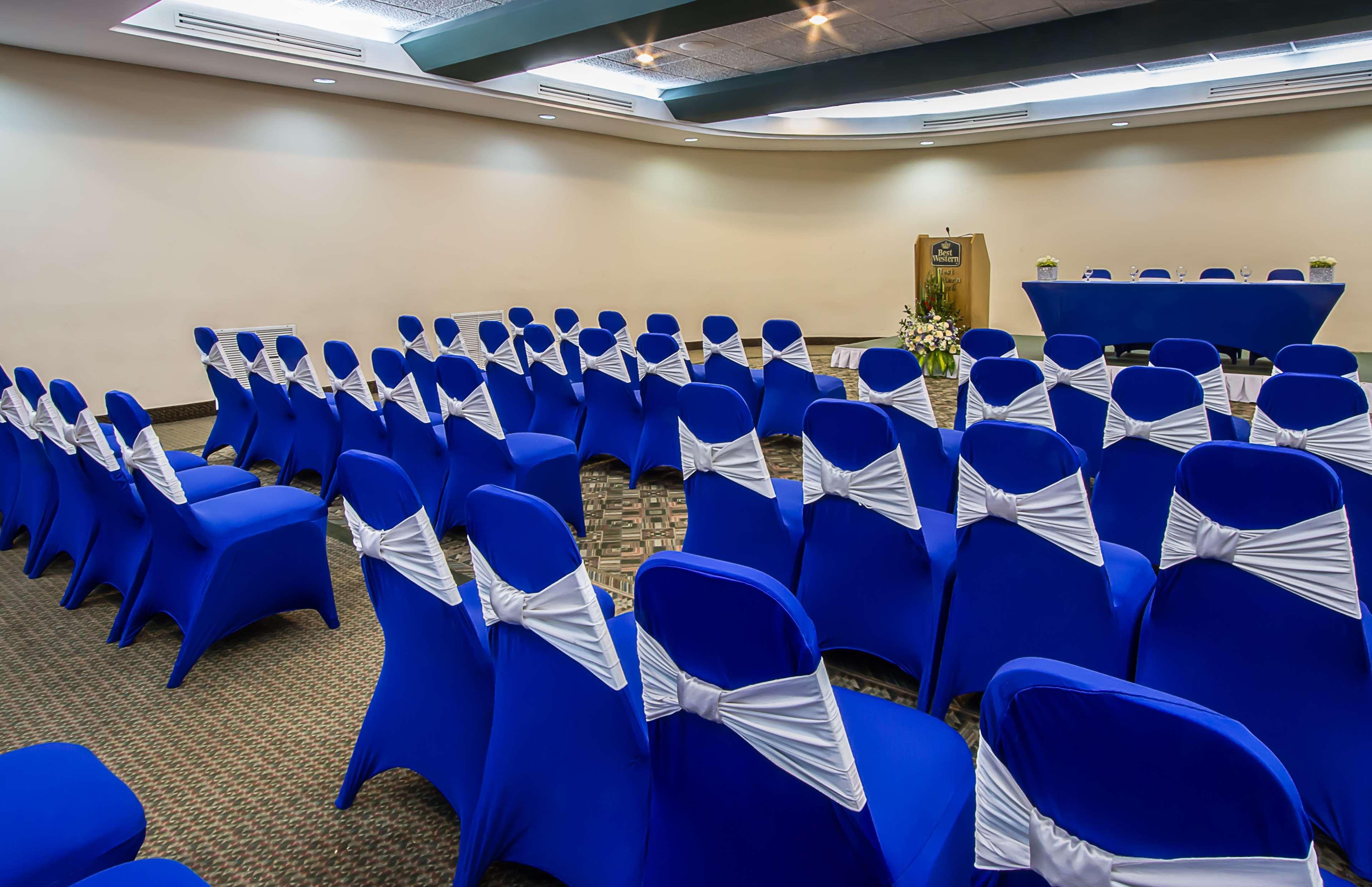Best Western Plus Como Park Hotel Saint Paul Exterior photo